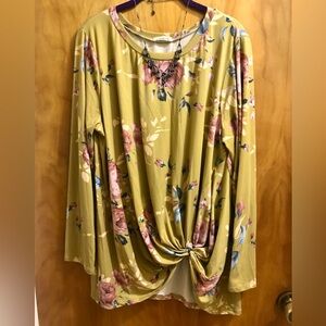 Floral Top 2X NWT